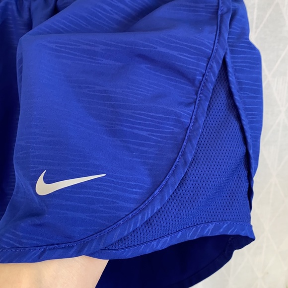 2/$30 Nike Dri Fit Tempo Running Short - Picture 4 of 10
